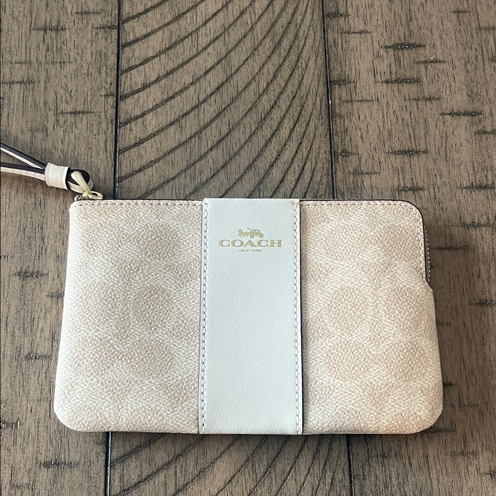 Coach Cream and White Wristlet